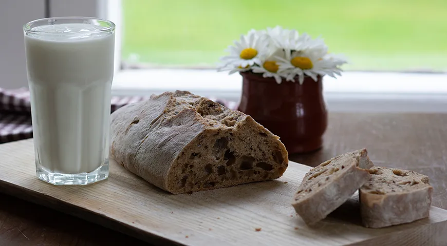 Nízkotučný kefír a žitný chléb v malém množství jsou v anglické dietě povoleny