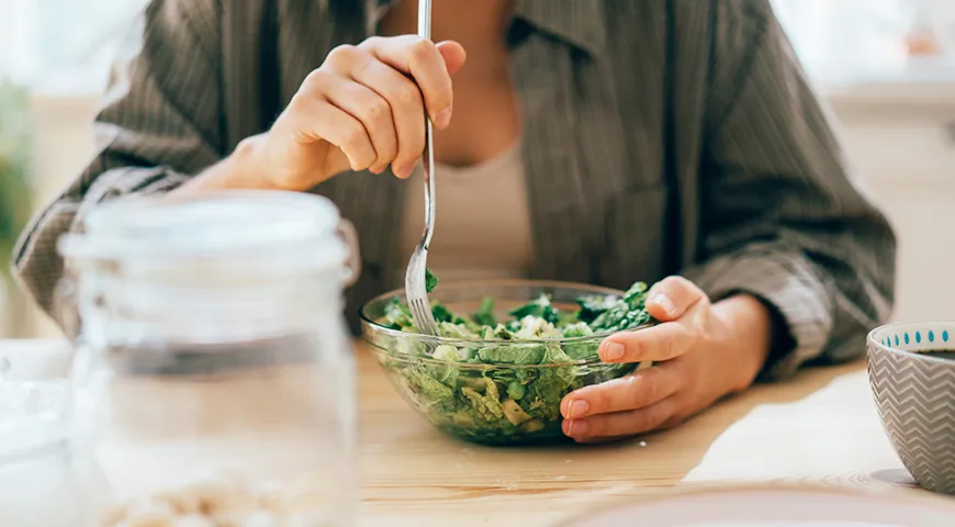 Nízkokalorická dieta je jedním ze způsobů, jak rychle zhubnout. Ale nemůžete se toho držet dlouho